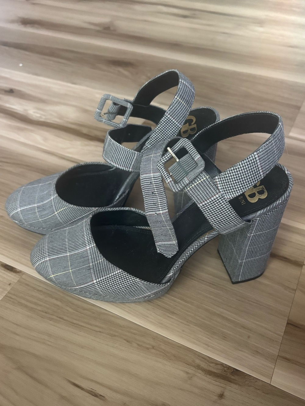 Gianni Bini Gray Houndstooth Block Heels